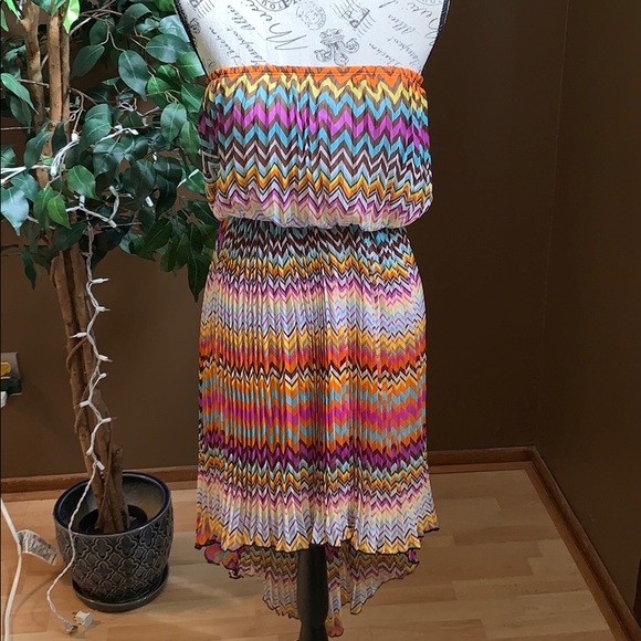 Multi colored pleated tube dress, hi low style - Picture 1 of 8